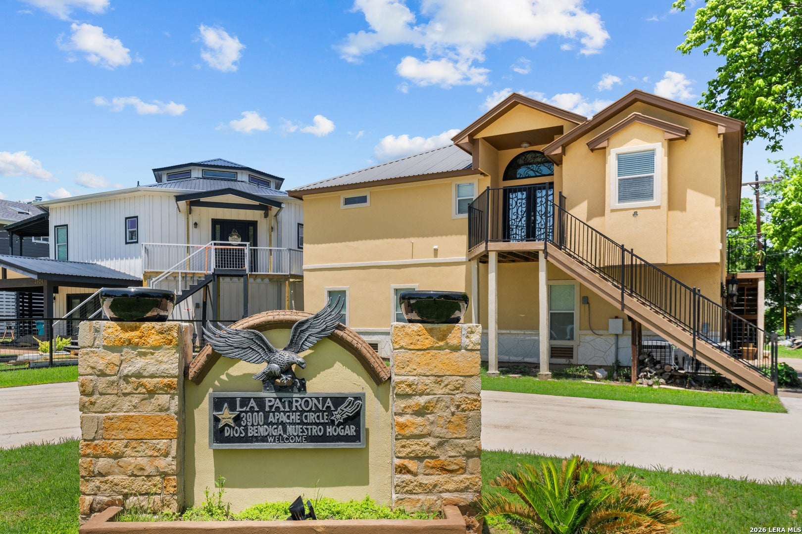 3900 N Apache Circle