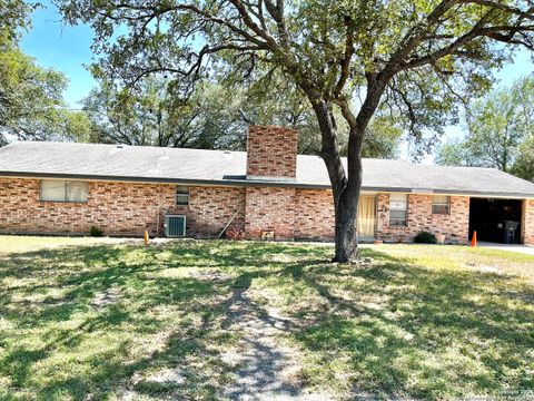 A home in Hondo