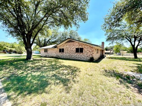 A home in Hondo