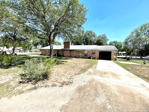 A home in Hondo