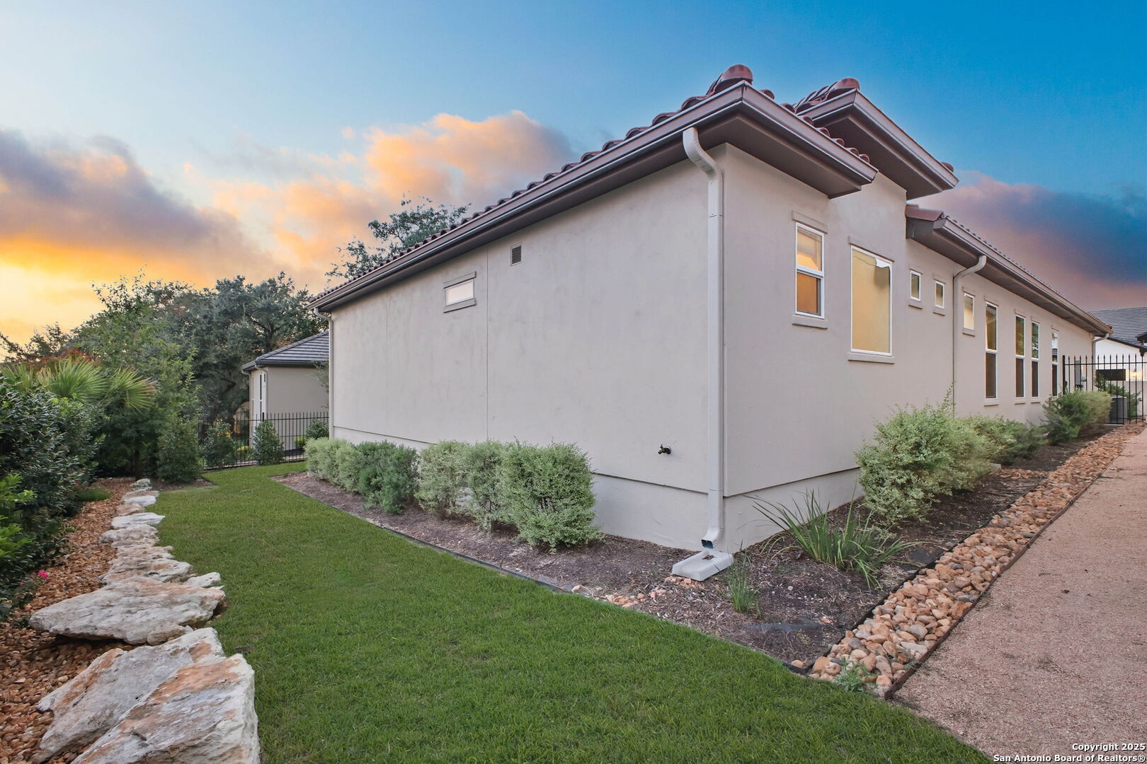 7206 Bluff Run