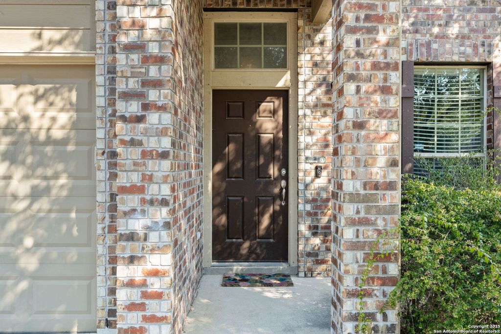 Photo of 11339 Oaks Hike, San Antonio, TX 78245 (MLS # 1925783)