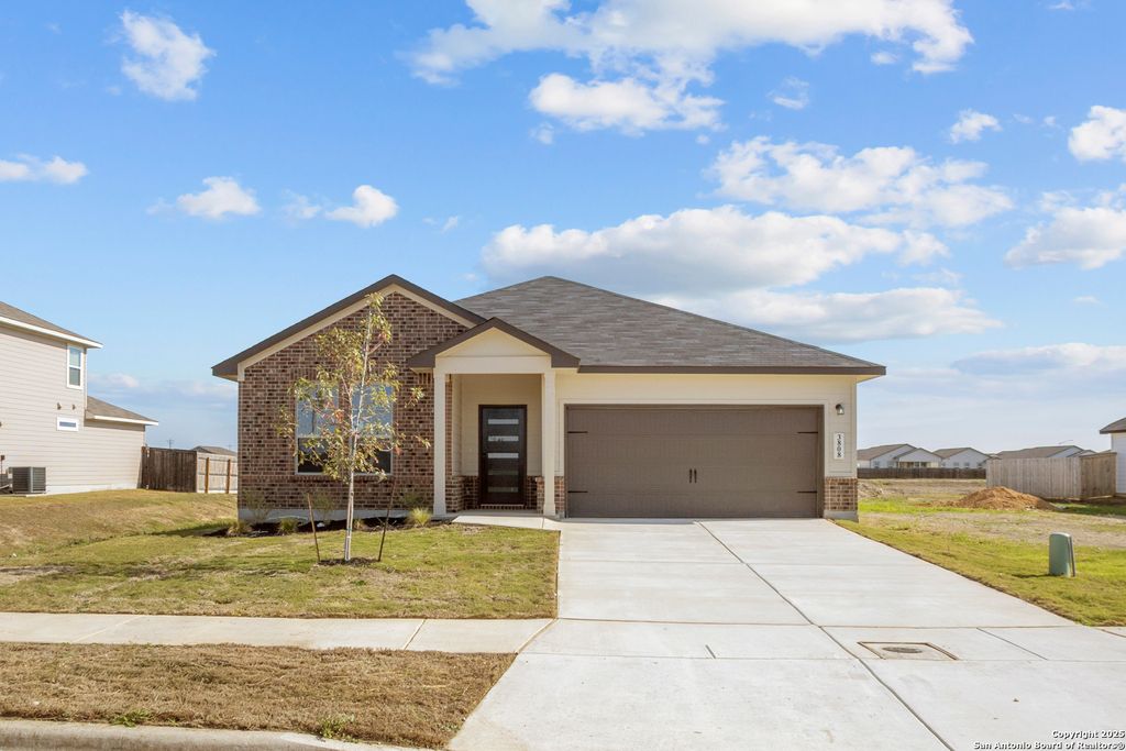 Photo of 3808 Isaac Dr, Seguin, TX 78155 (MLS # 1879744)