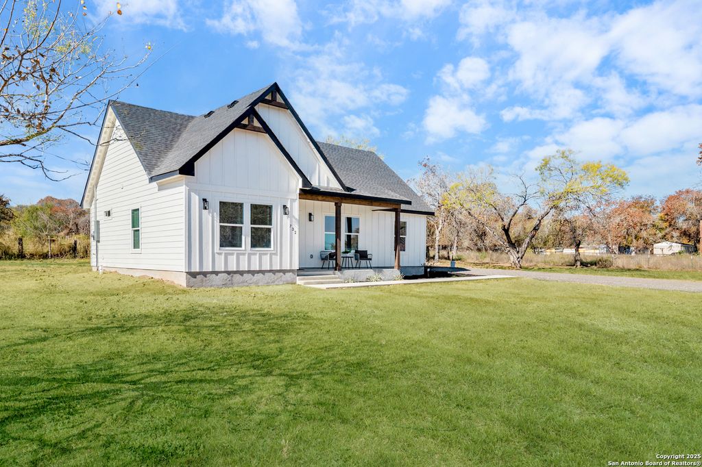 Photo of 732 County Road 6846, Lytle, TX 78052 (MLS # 1929735)