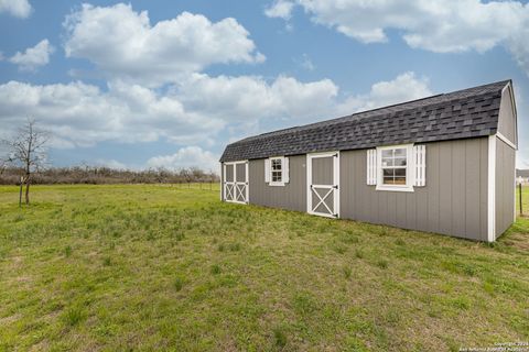 A home in Floresville