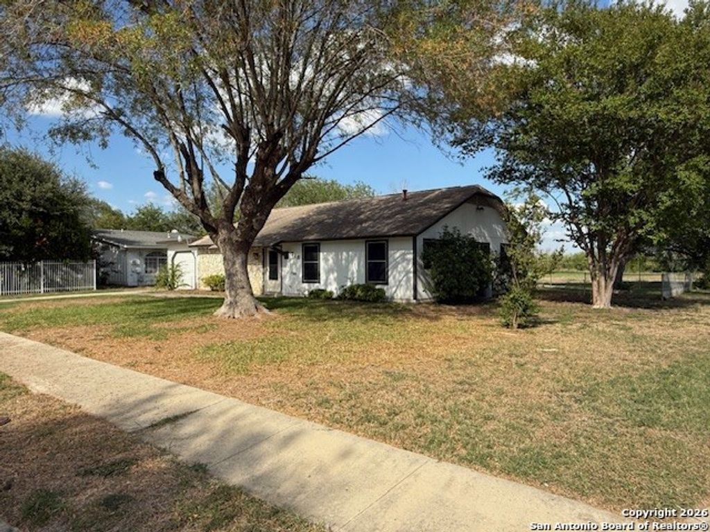 Photo of 718 Singing Wind, San Antonio, TX 78227 (MLS # 1937356)