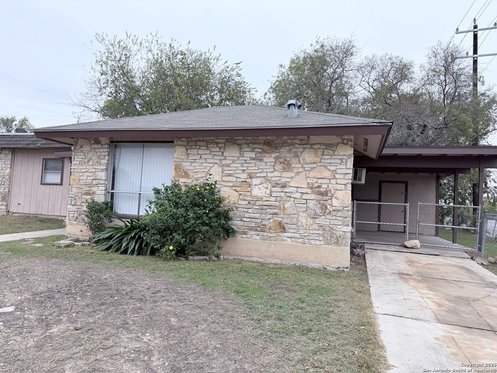 Photo of 558 Jamaica, San Antonio, TX 78227 (MLS # 1925772)