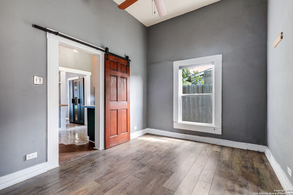 Photo of 113 Burbank, San Antonio, TX 78204 (MLS # 1916625)