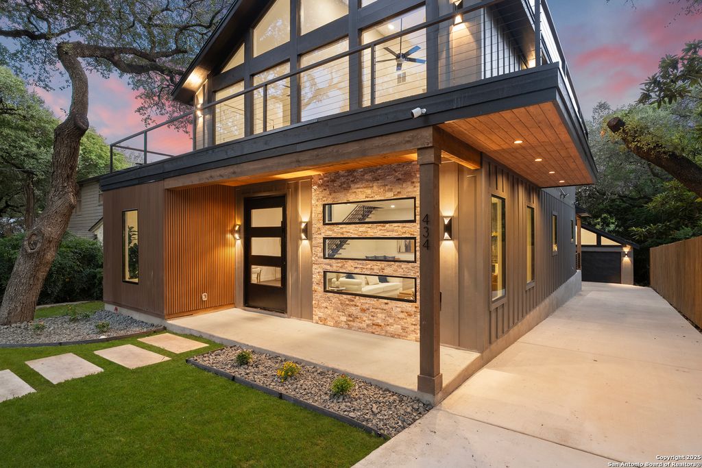 Photo of 434 College Blvd, Alamo Heights, TX 78209 (MLS # 1816077)
