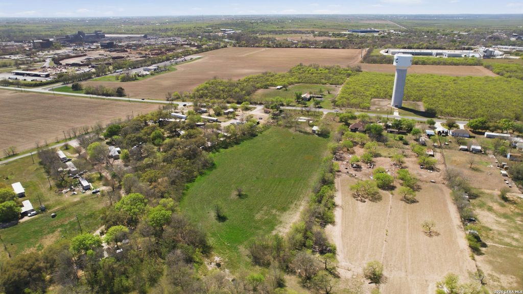 Photo of 901 Fm 1620, Seguin, TX 78155 (MLS # 1954924)