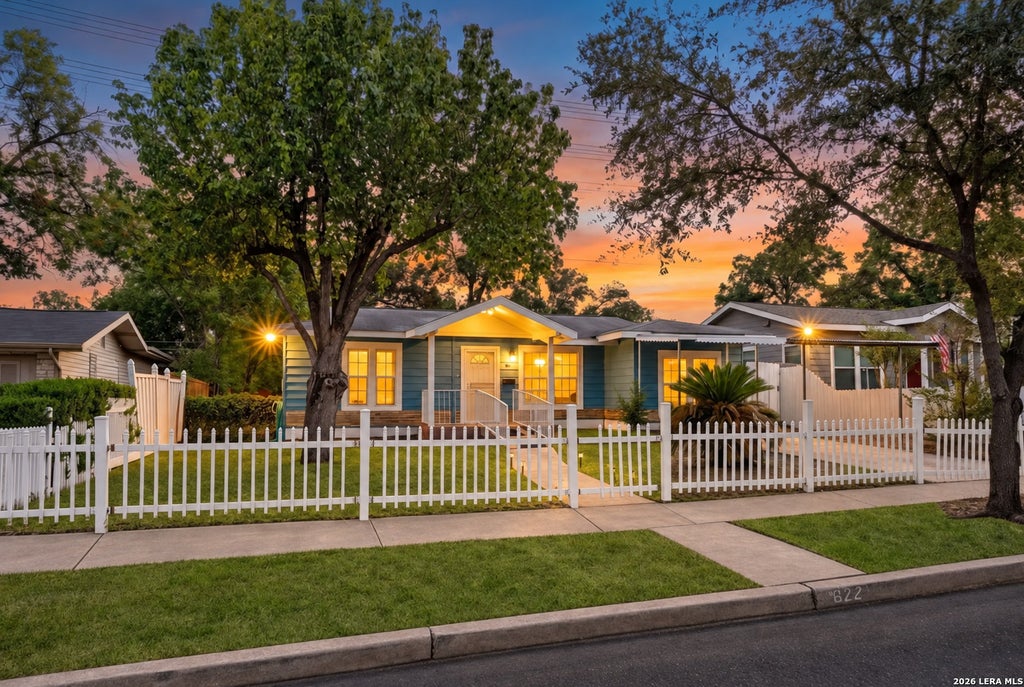 Photo of 322 EDGEBROOK LN, San Antonio, TX 78213 (MLS # 2023868)