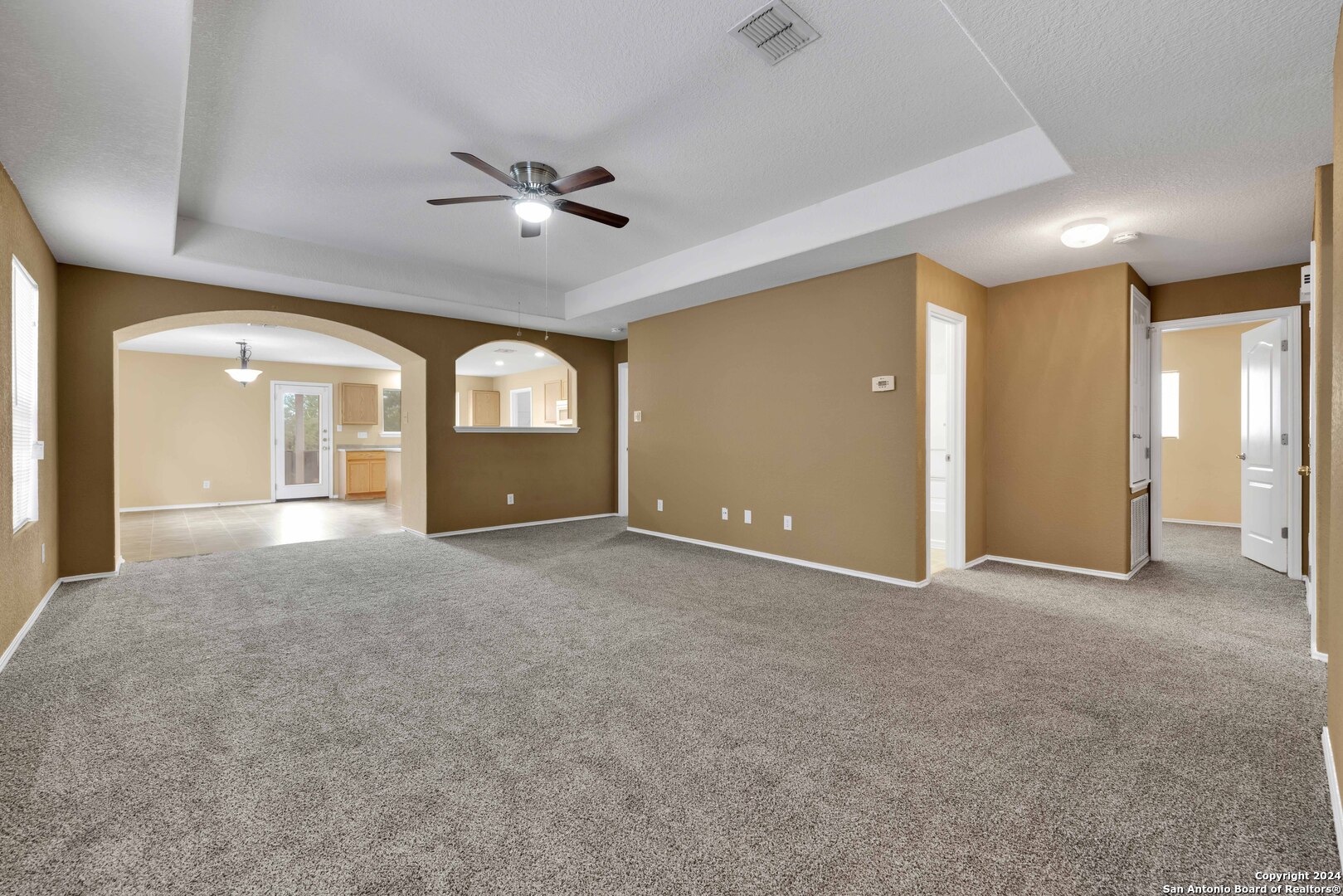 8811 Laguna Fls