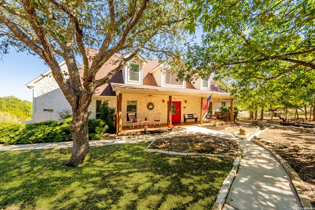 Photo of 560 Winding, New Braunfels, TX 78132 (MLS # 1959033)