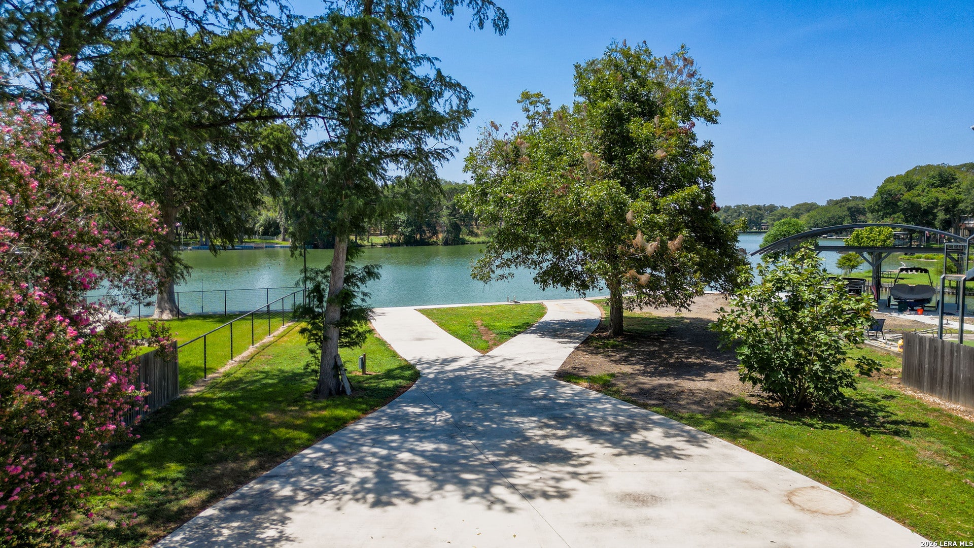 152 Lakeside