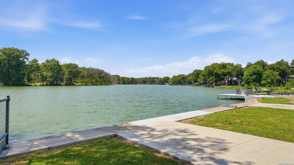 Photo of 152 Lakeside, Seguin, TX 78155 (MLS # 2012937)