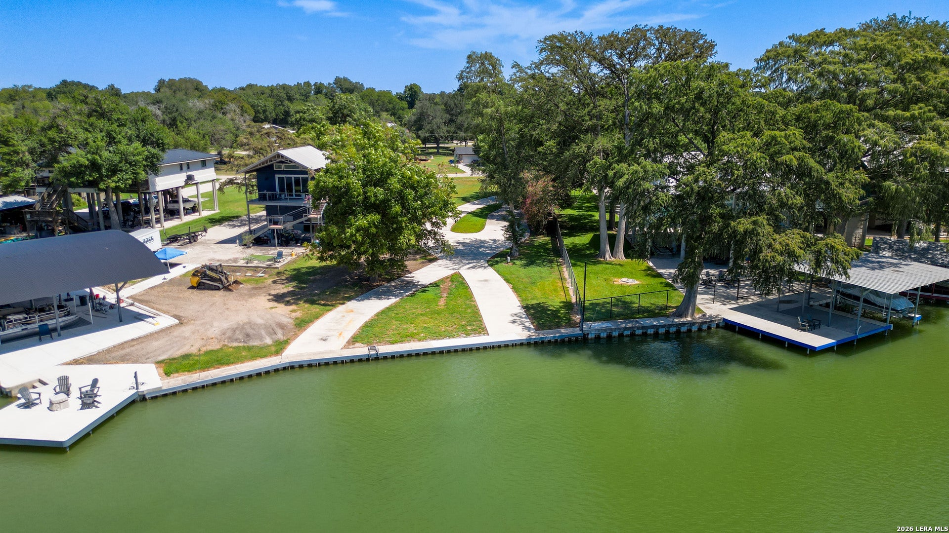 152 Lakeside