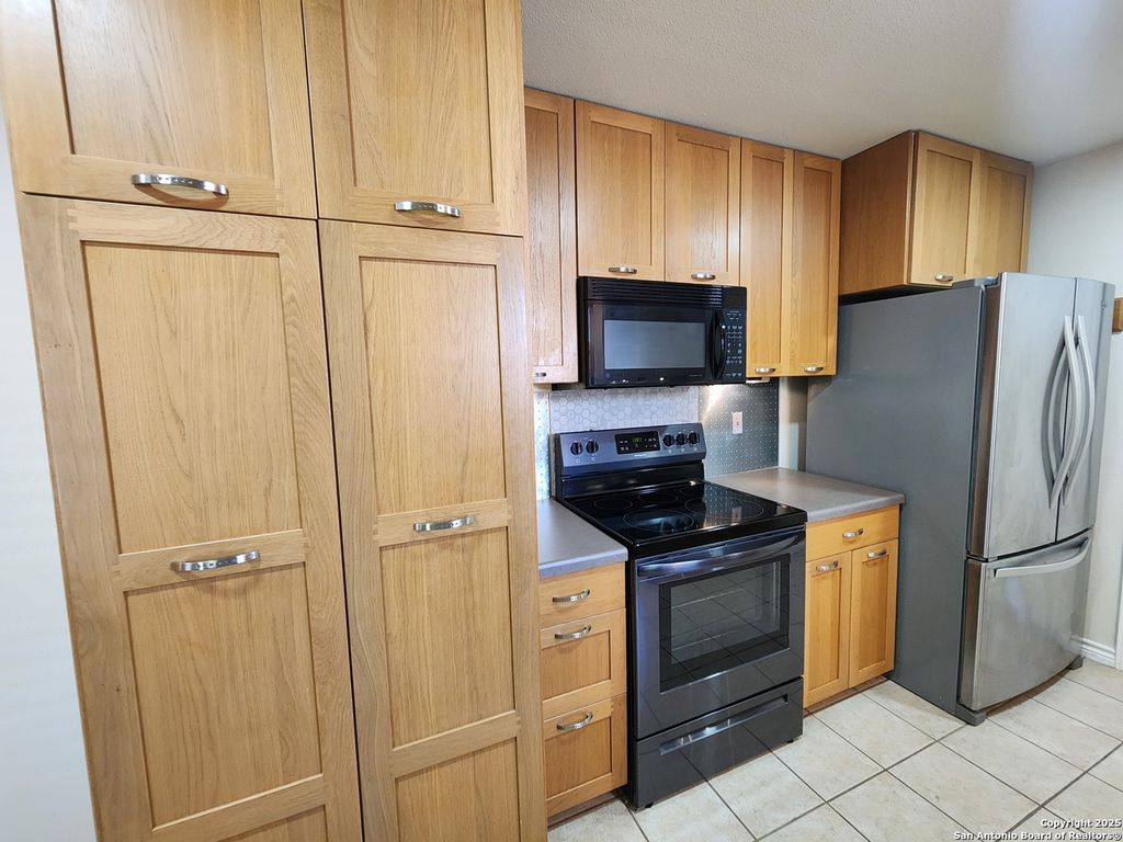 Photo of 7535 Linkside, San Antonio, TX 78240 (MLS # 1915170)