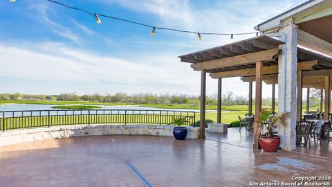 A home in Floresville