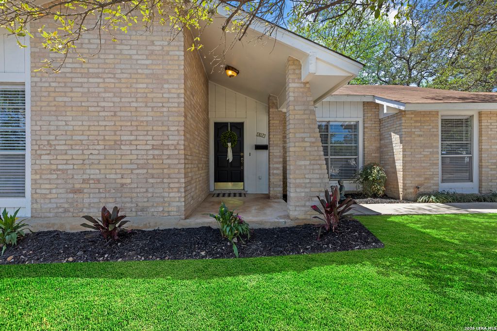 Photo of 13023 Larkyorke St, San Antonio, TX 78233 (MLS # 1958199)