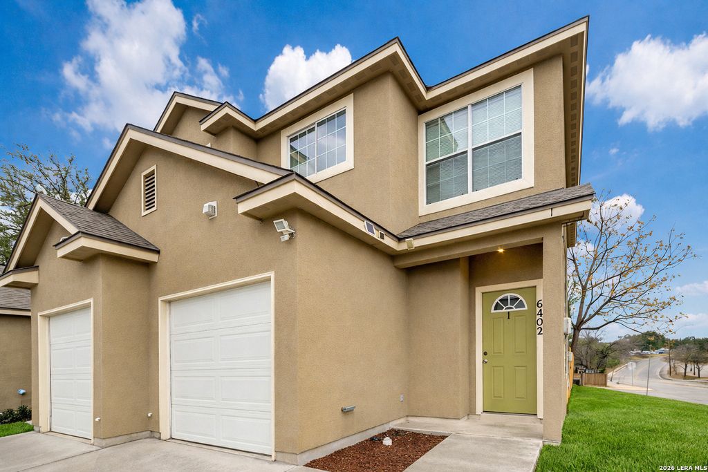 Photo of 6402 Summit Oak 1 #1, San Antonio, TX 78229 (MLS # 1941435)