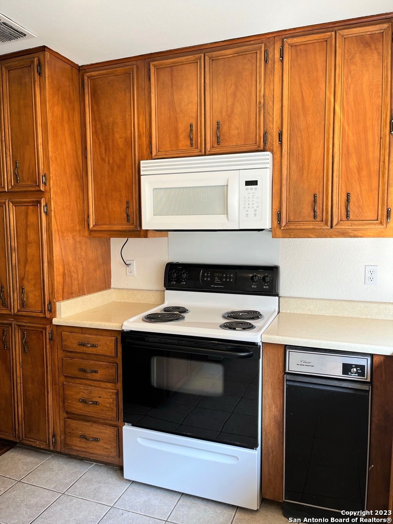 San Antonio, Texas 78230, United States, 3 Bedrooms Bedrooms, ,2 BathroomsBathrooms,Residential,Active,153484