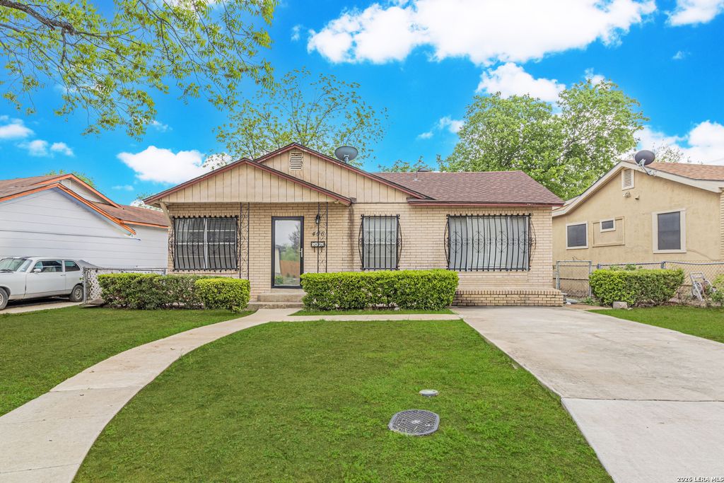 Photo of 406 Bradford Ave, San Antonio, TX 78228 (MLS # 1958925)