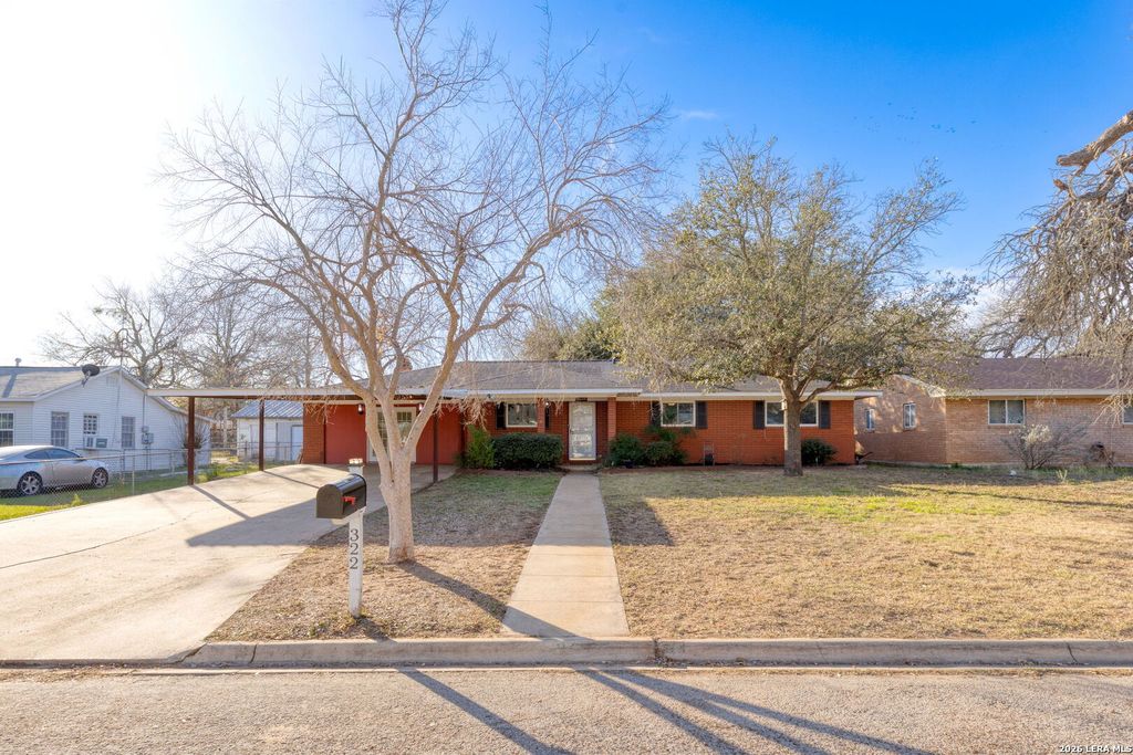 Photo of 322 lantana, Pleasanton, TX 78064 (MLS # 1935777)