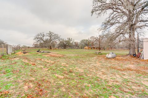 A home in Floresville