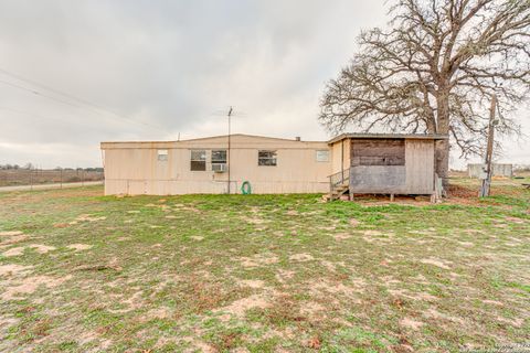 A home in Floresville