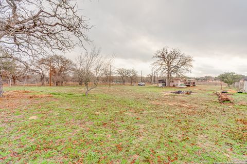 A home in Floresville