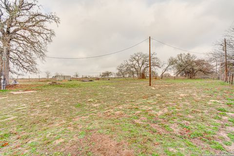 A home in Floresville