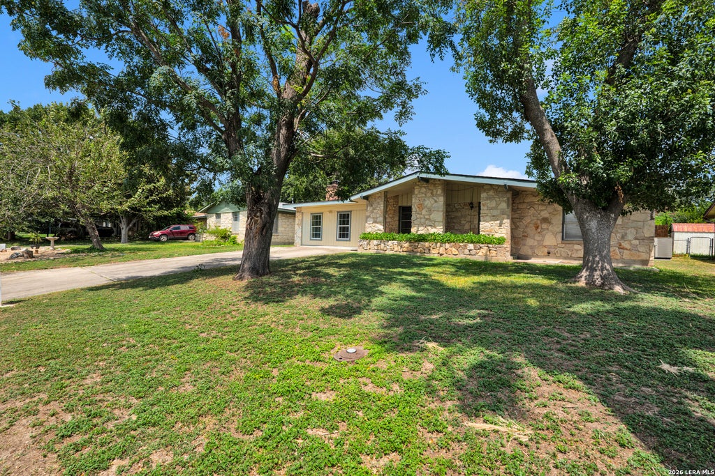 Photo of 417 E Lindbergh Blvd, Universal City, TX 78148 (MLS # 2008148)