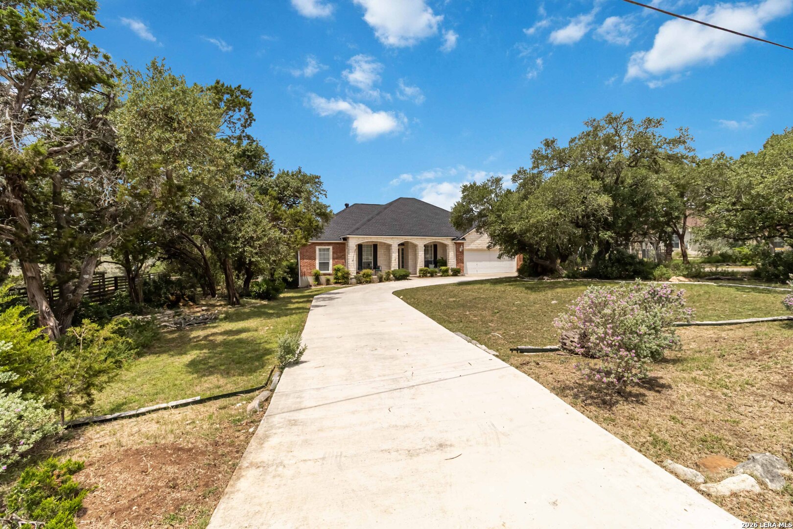573 MOUNTAIN OAKS DR