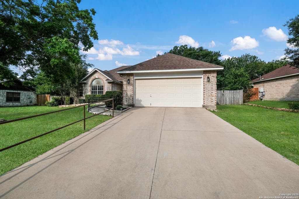 Photo of 116 River Knl, Castroville, TX 78009 (MLS # 1873773)