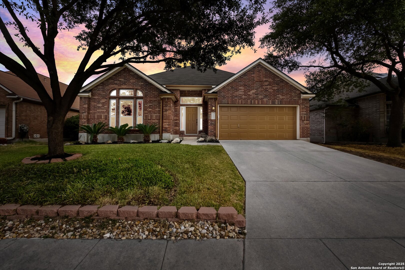 2227 Encino Lake