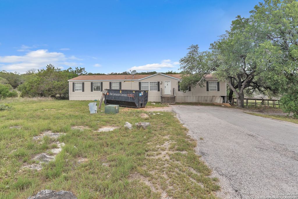 Photo of 1400 15th St, Horseshoe Bay, TX 78657 (MLS # 1864256)