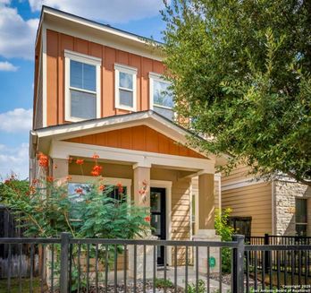 Single Family Residence at 211 E Courtland Pl