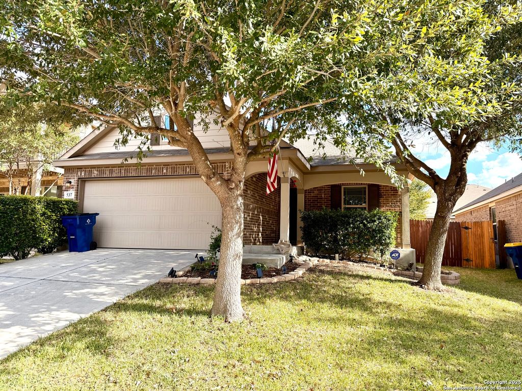 Photo of 537 Saddlehorn, Cibolo, TX 78108 (MLS # 1914433)