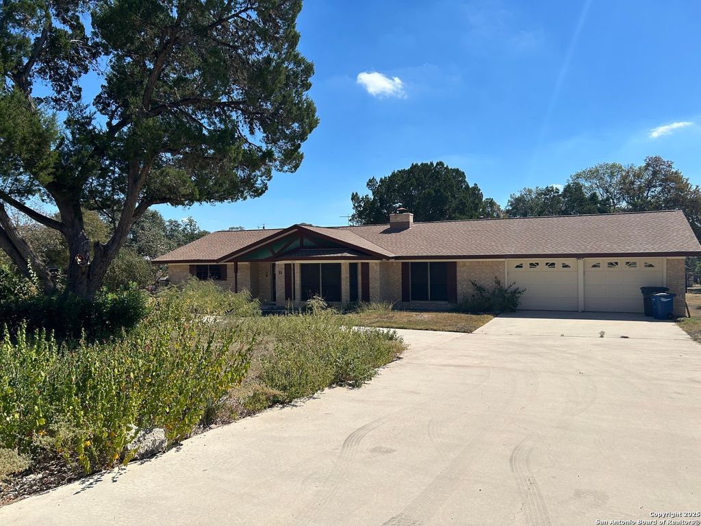 Photo of 11 La Mesa, New Braunfels, TX 78130 (MLS # 1916317)