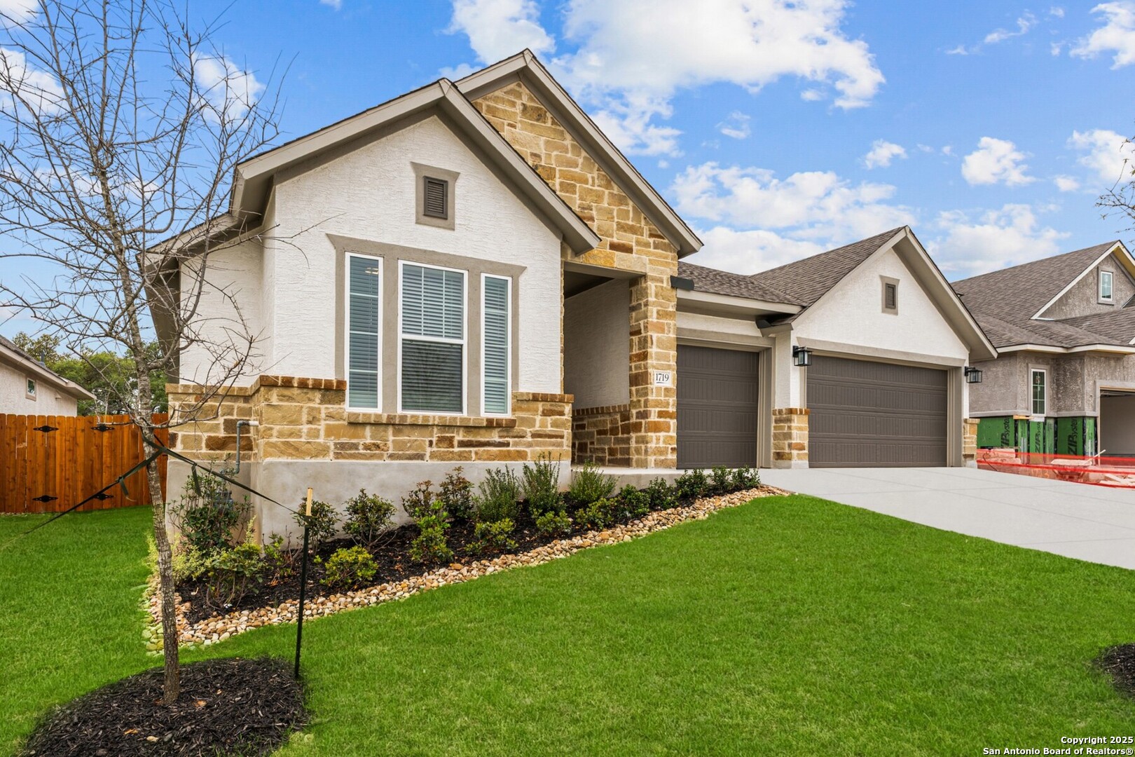 1719 Heritage Maples