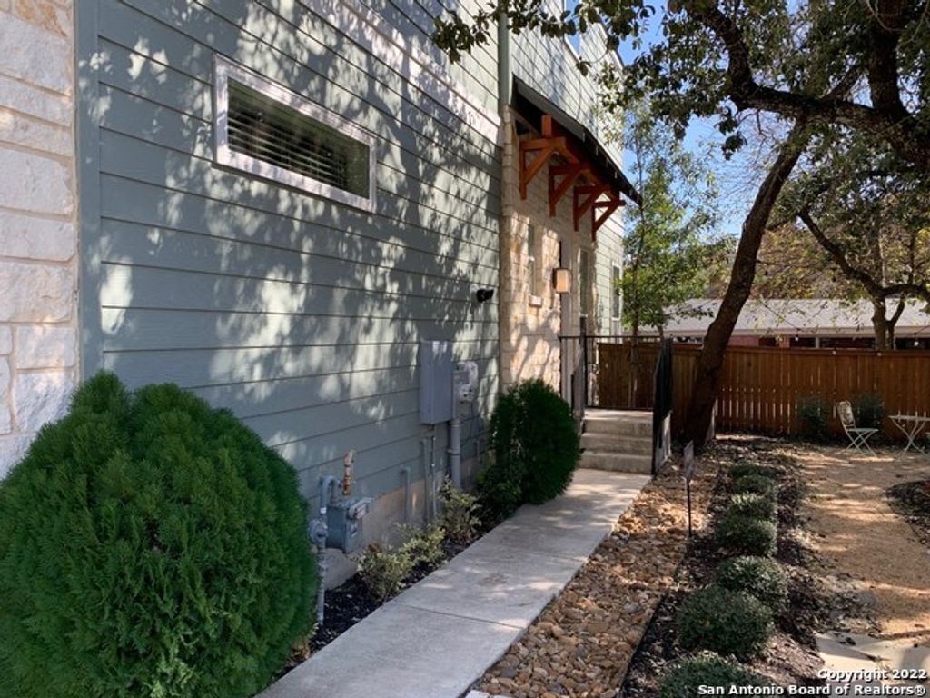 Photo of 7914 ROANOKE RUN 15 #15, San Antonio, TX 78240 (MLS # 1924920)