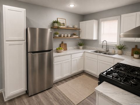 Photo of 820 FRANK AVE, San Antonio, TX 78208 (MLS # 1968097)