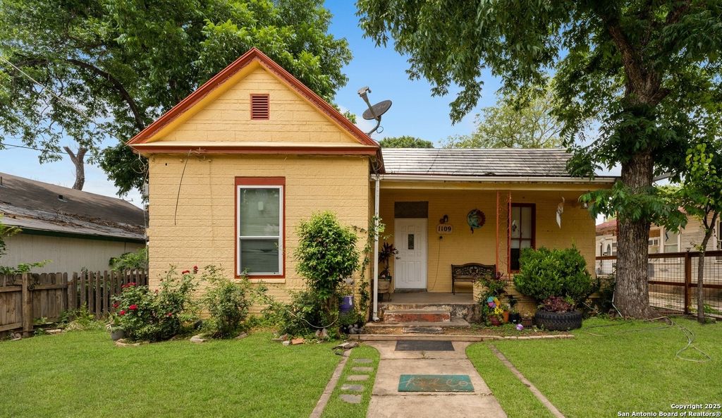 Photo of 1109 Essex, San Antonio, TX 78210 (MLS # 1863584)