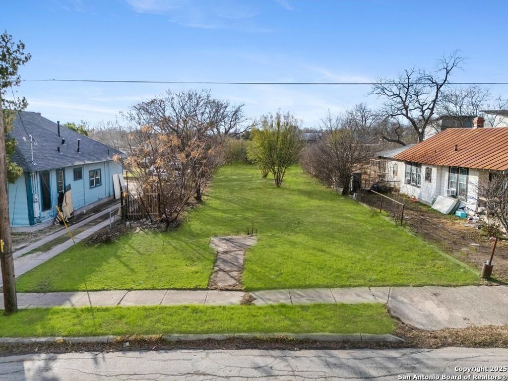 Photo of 1019 S. Pine, San Antonio, TX 78210 (MLS # 1838889)