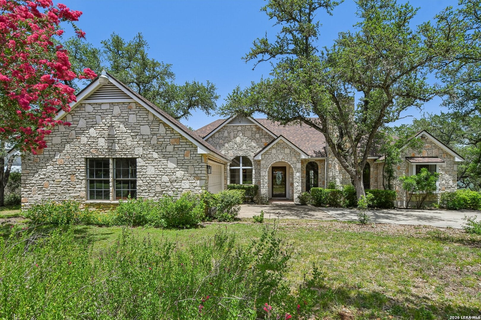 302 MESA DR