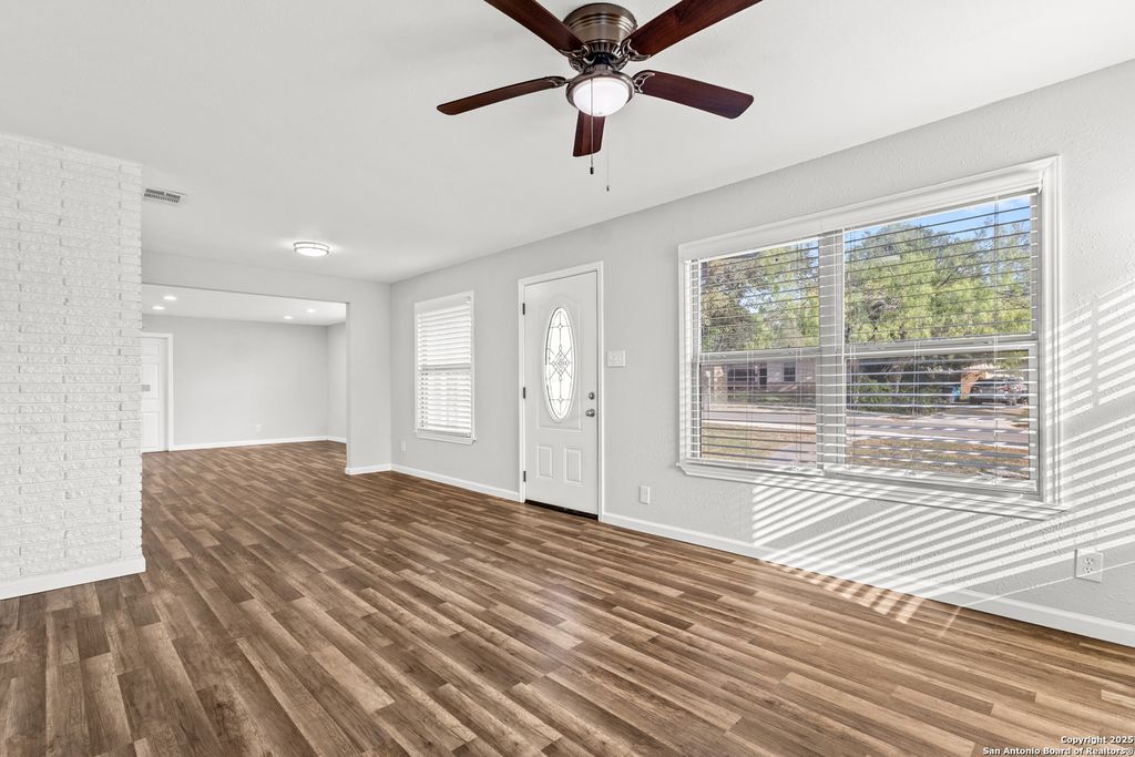 Photo of 466 Shannon Lee, San Antonio, TX 78216 (MLS # 1913207)