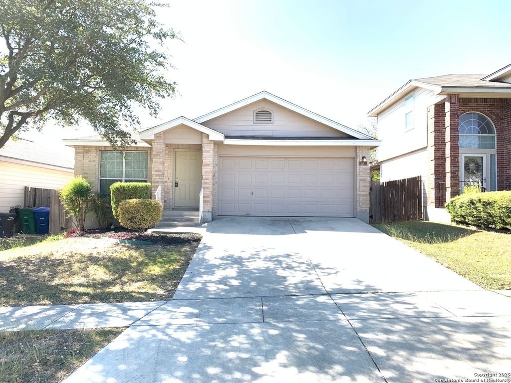 Photo of 531 Rattler Bluff, San Antonio, TX 78251 (MLS # 1895256)