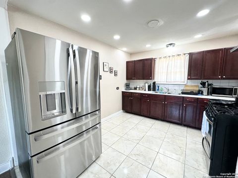 Tiny photo for 1620 Kampmann, San Antonio, TX 78201 (MLS # 1884939)