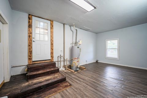 Tiny photo for 1620 Kampmann, San Antonio, TX 78201 (MLS # 1884939)