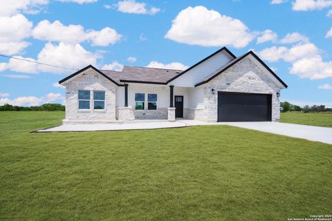 Photo for 150 Ranchero Way, Natalia, TX 78059 (MLS # 1896571)